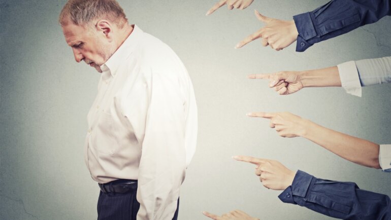 15 Ιουνίου: Παγκόσμια ημέρα ενημέρωσης κατά της Κακοποίησης των ηλικιωμένων! Μας αφορά όλους! Μη γυρνάς τη ματιά σου αλλού!